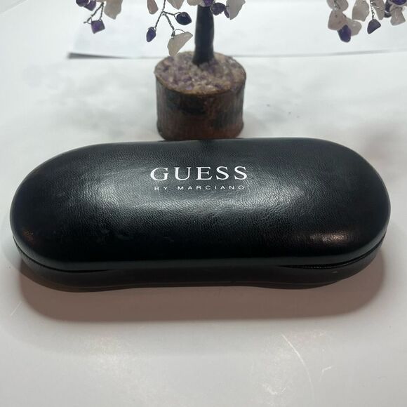 Guess by Marciano Sunglasses Case - Picture 1 of 3